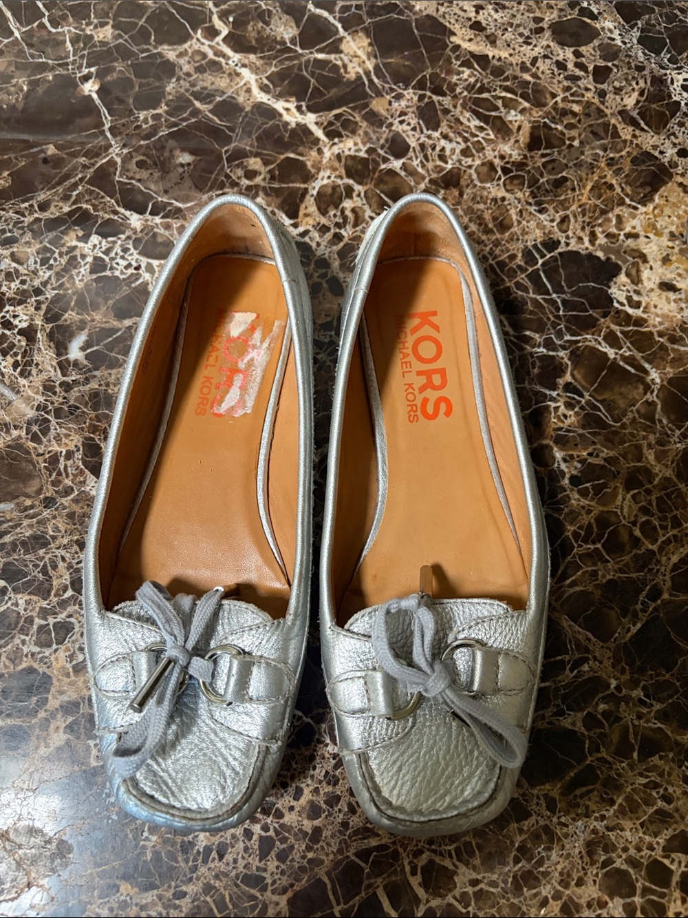 Michael Kors Metallic Silver Leather Bow Loafers. Size 7